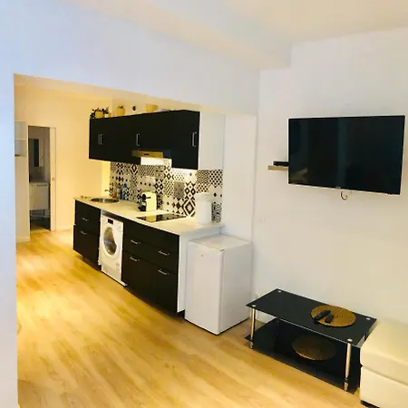 Appartement Metro Gambetta à Paris Extérieur photo