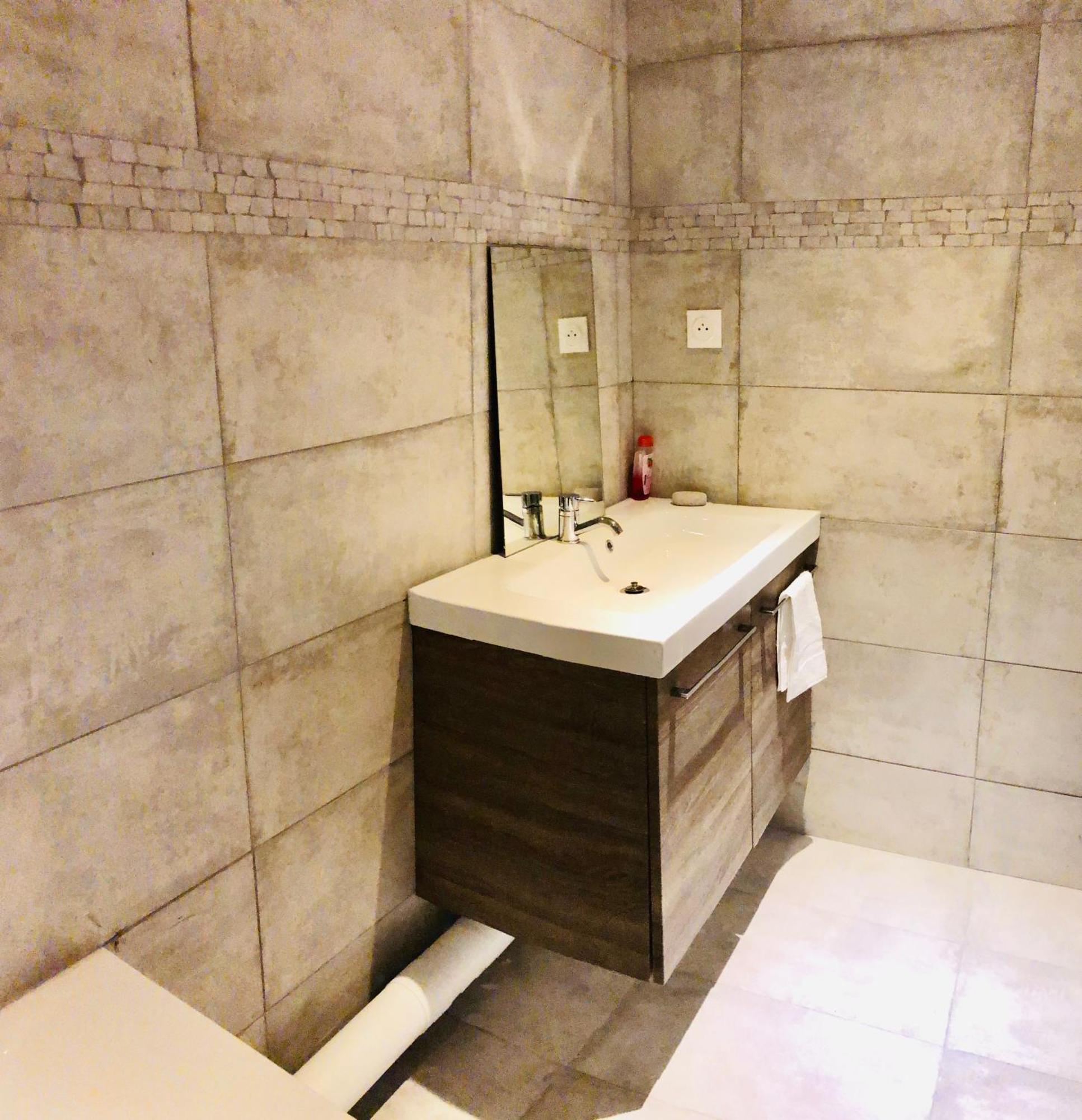 Appartement Metro Gambetta *