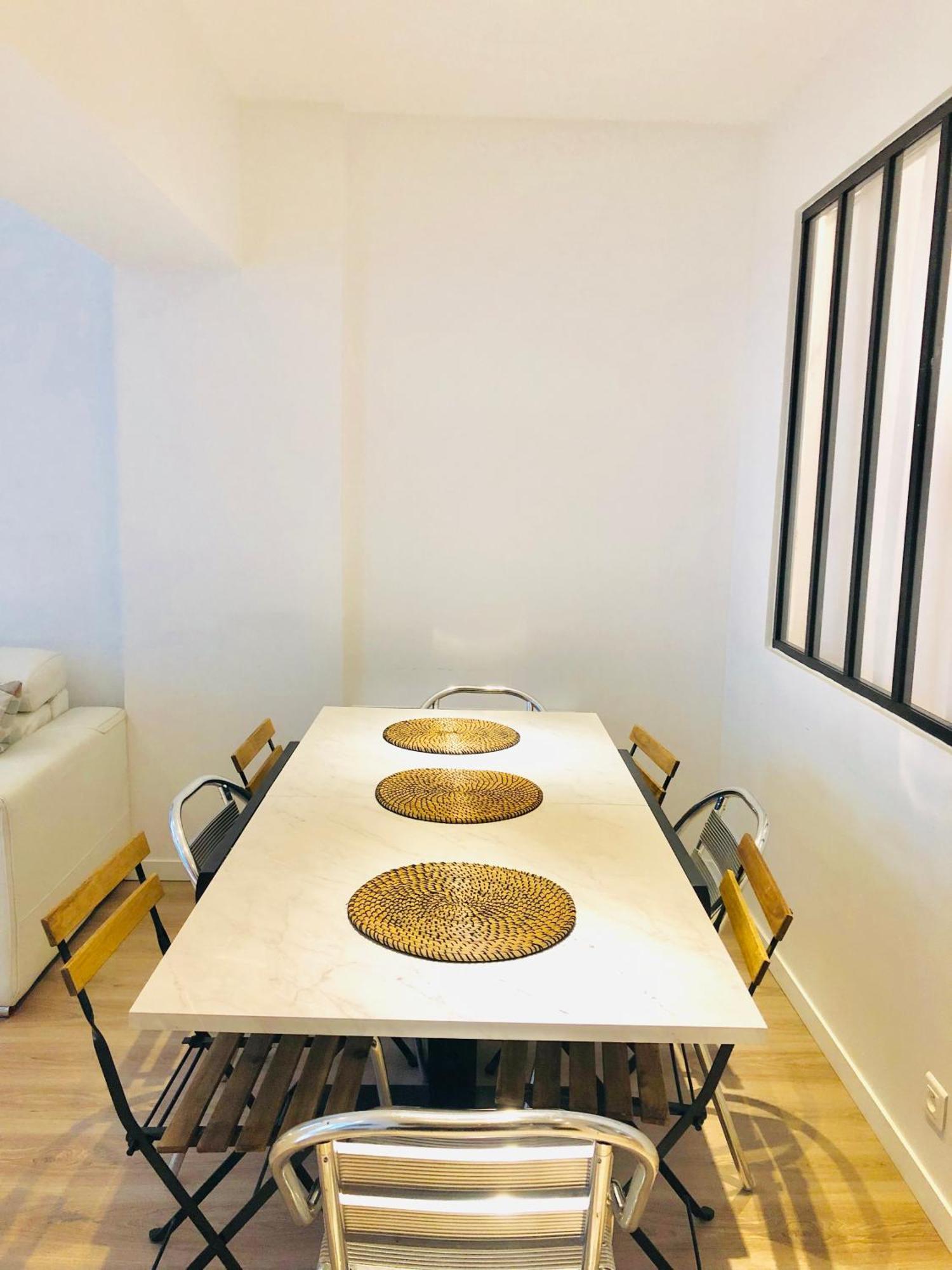 Appartement Metro Gambetta *