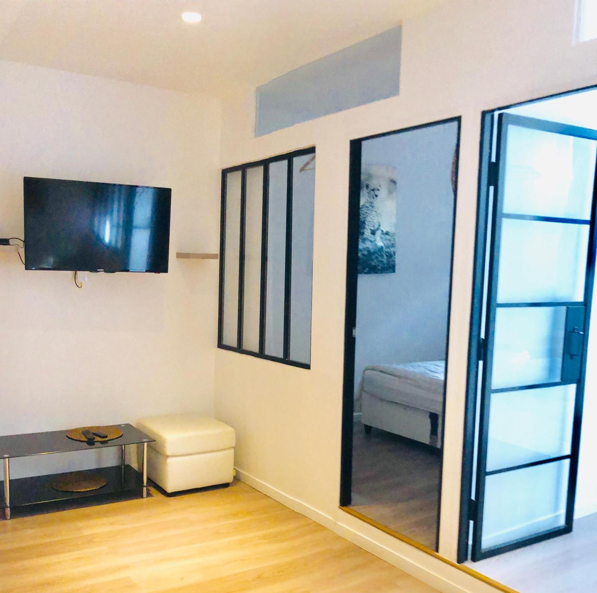 Appartement Metro Gambetta Paris