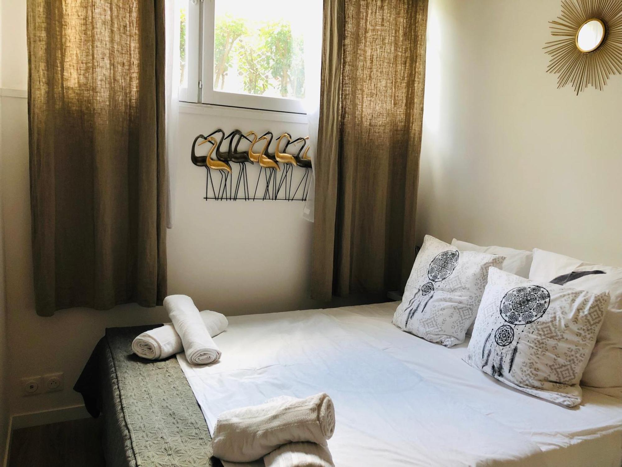 Appartement Metro Gambetta Paris